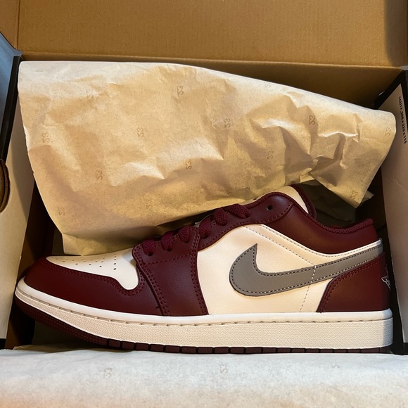 Air Jordan 1 low size 10 - Picture 2 of 5